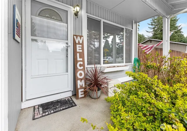 Photo 3 of House for sale at 14209 14211 107th Avenue Ct E, Puyallup, WA 98374 | MLS# NWM2584006 | Listing updated on 2026-09-17