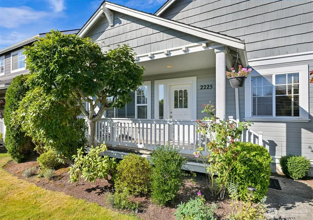 Photo 3 of Single family home for sale at 2225 Dogwood St, Lynden, WA 98264 | MLS# NWM2584067 | Listing updated on 2026-09-24