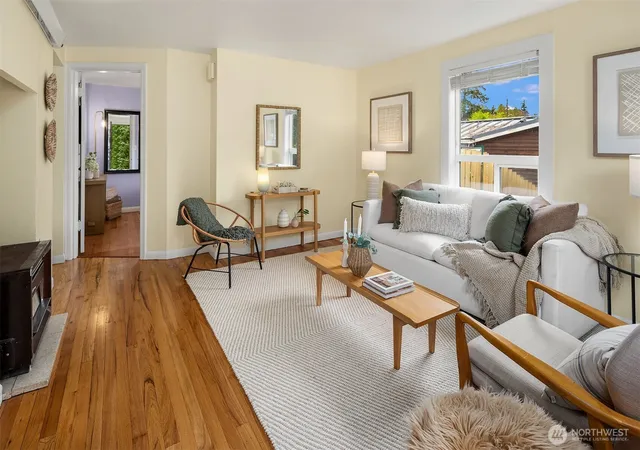 Photo 2 of Sale Pending at 4719 S Pearl St, Seattle, WA 98118 | MLS# NWM2584080 | Listing updated on 2026-09-23