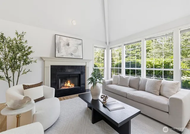 Photo 3 of Single family home for sale at 15215 92nd Place NE, Bothell, WA 98011 | MLS# NWM2584085 | Listing updated on 2026-09-24