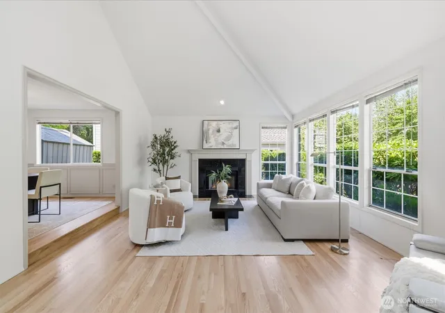 Photo 4 of Single family home for sale at 15215 92nd Place NE, Bothell, WA 98011 | MLS# NWM2584085 | Listing updated on 2026-09-24