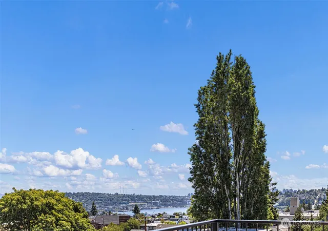 Photo 3 of Single family home for sale at 4430 Dayton Ave N, Seattle, WA 98103 | MLS# NWM2584135 | Listing updated on 2026-10-02