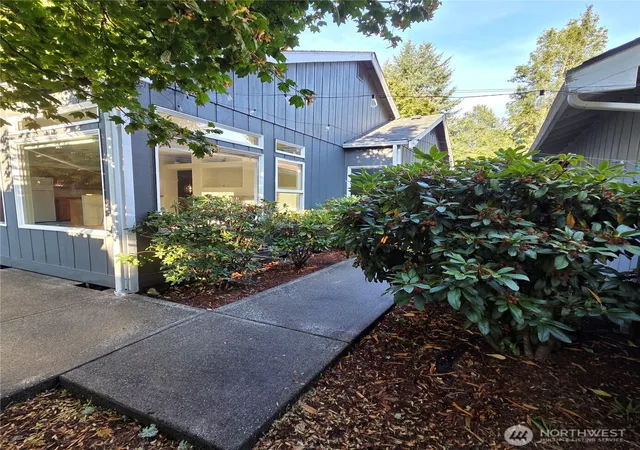 Photo 4 of Single family home for sale at 6039 Bryanston Ln SE, Lacey, WA 98513 | MLS# NWM2584228 | Listing updated on 2026-09-18