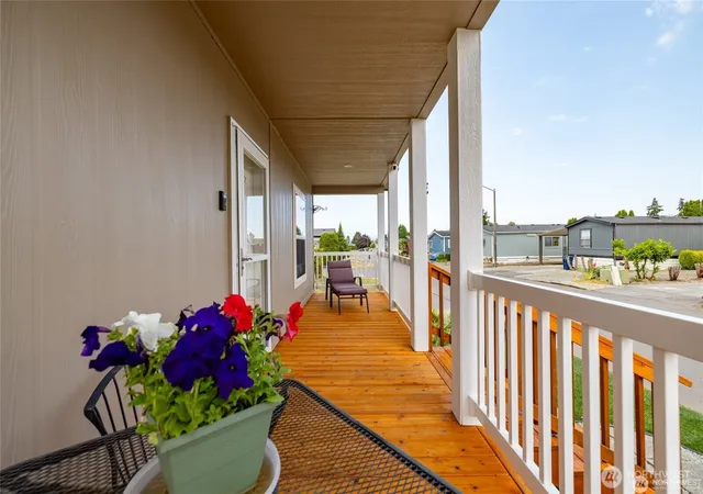 Photo 4 of Manufactured home for sale at 1120 S 25th Street #31, Mount Vernon, WA 98274 | MLS# NWM2584237 | Listing updated on 2026-10-01