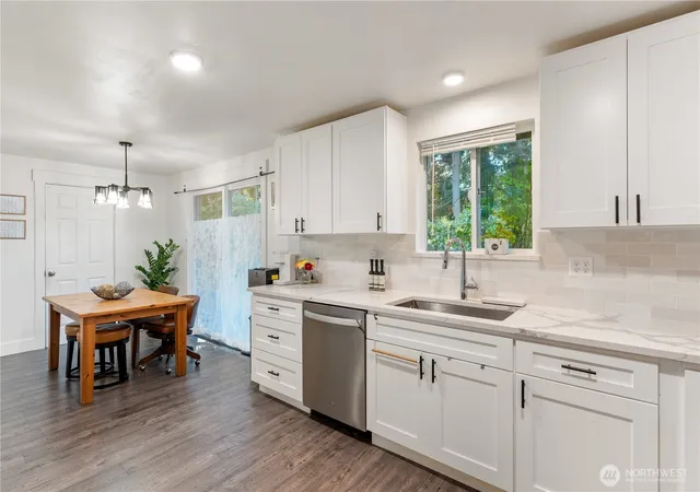 Photo 3 of Single family home for sale at 7328 Heinz Pl, Lynnwood, WA 98036 | MLS# NWM2584241 | Listing updated on 2026-09-22