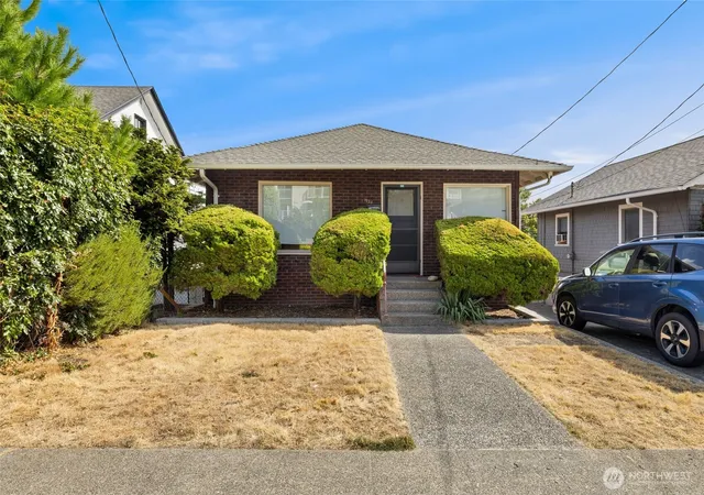 Photo 2 of Single family home for sale at 1726 Dexter Ave N, Seattle, WA 98109 | MLS# NWM2584281 | Listing updated on 2026-09-22