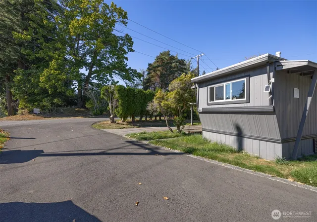 Photo 3 of Manufactured home for sale at 2500 Samish Way #23, Bellingham, WA 98229 | MLS# NWM2584345 | Listing updated on 2026-09-21