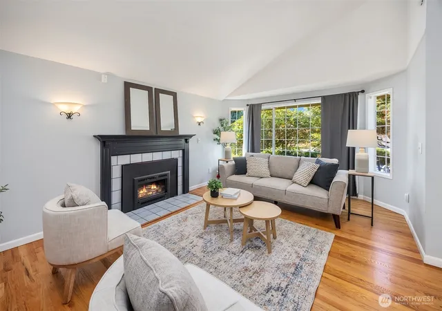Photo 3 of Single family home for sale at 1833 N Defiance St, Tacoma, WA 98406 | MLS# NWM2584468 | Listing updated on 2026-09-22