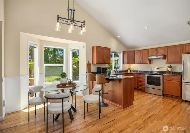 Photo 3 of Single family home for sale at 1833 N Defiance St, Tacoma, WA 98406 | MLS# NWM2584468 | Listing updated on 2026-09-22