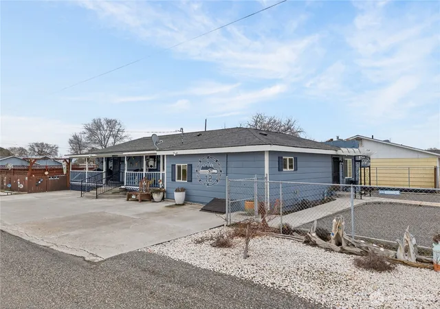 Photo 1 of Single family home for sale at 232 6th Avenue, Mabton, WA 98935 | MLS# NWM2584489 | Listing updated on 2026-09-18