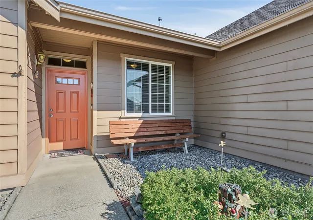 Photo 2 of Single family home for sale at 409 Balmer St Sw, Orting, WA 98360 | MLS# NWM2584549 | Listing updated on 2026-09-22