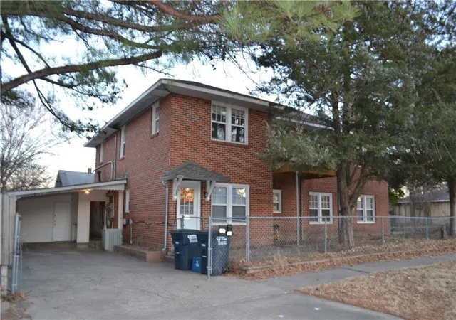 Photo 2 of Multi family home for sale at 128 W Ridgewood St, Shawnee, OK 74801 | MLS# 1174357 | Listing updated on 2026-09-17