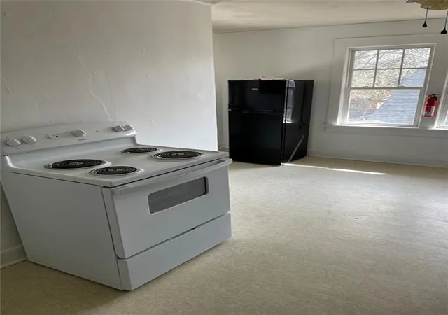 Photo 3 of Multi family home for sale at 128 W Ridgewood St, Shawnee, OK 74801 | MLS# 1174357 | Listing updated on 2026-09-17
