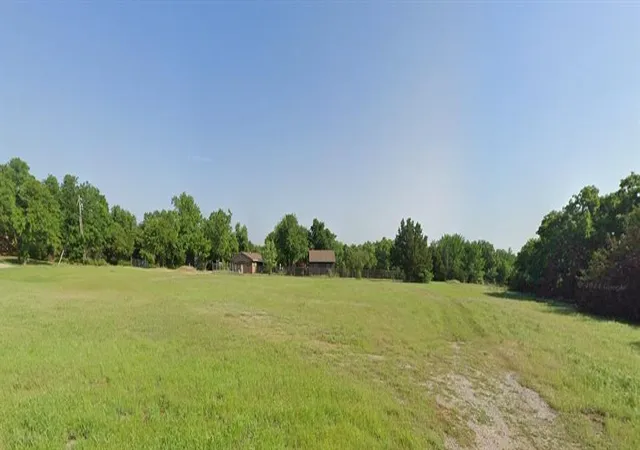 Photo 1 of Sale Pending at 9700 Smoking Oak Ln, Edmond, OK 73025 | MLS# 1178245 | Listing updated on 2026-09-15