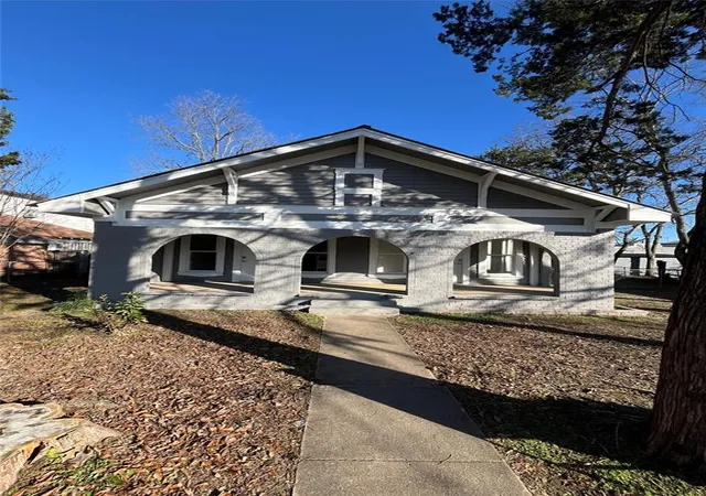 Photo 1 of Single family home for sale at 304 N Broadway St, Broken Bow, OK 74728 | MLS# 1183784 | Listing updated on 2026-09-16