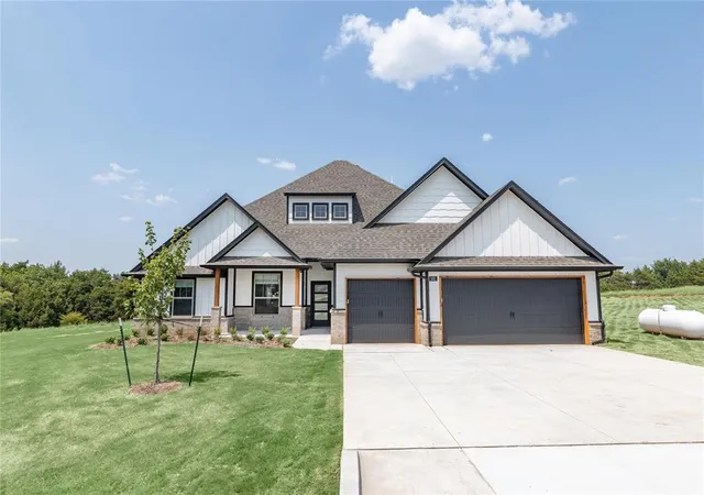 Photo 2 of Single family home for sale at 501 Still Meadows, Edmond, OK 73034 | MLS# 1206255 | Listing updated on 2026-09-17