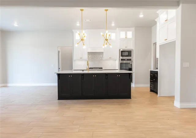 Photo 4 of Single family home for sale at 501 Still Meadows, Edmond, OK 73034 | MLS# 1206255 | Listing updated on 2026-09-17