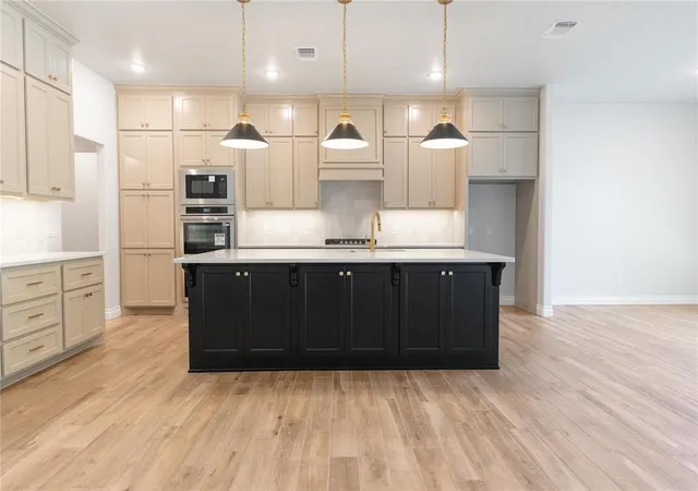 Photo 3 of Single family home for sale at 3305 Broadmoore Dr, Oklahoma City, OK 73160 | MLS# 1208369 | Listing updated on 2026-09-16