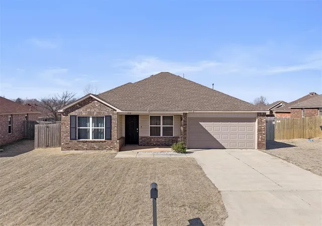 Photo 1 of Sale Pending at 1918 Oak Tree, Shawnee, OK 74804 | MLS# 1214185 | Listing updated on 2026-09-17
