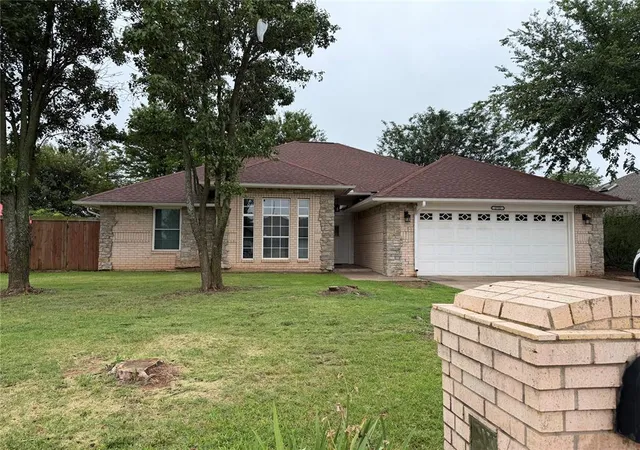 Photo 1 of Sale Pending at 2732 Se 90th Street, Moore, OK 73160 | MLS# 1218439 | Listing updated on 2026-09-16