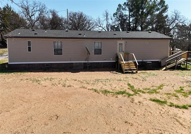 Photo 3 of Single family home for sale at 425 Norma Rd, Hydro, OK 73048 | MLS# 1219358 | Listing updated on 2026-09-16