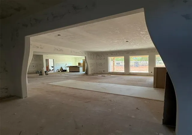 Photo 4 of Single family home for sale at 10000 Autumn Crk Ln, Oklahoma City, OK 73151 | MLS# 1226850 | Listing updated on 2026-09-16