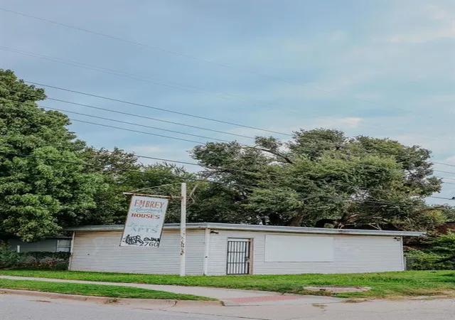 Listing Photo 5 - Condo for sale in building located at 938 SW 58th St, Oklahoma City, OK 73109 - Unit #Address : 938 1/2 (rear)