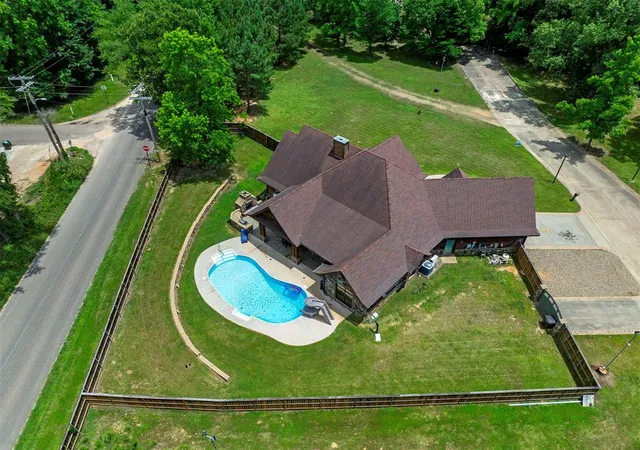 Photo 3 of Single family home for sale at 100 Woodbridge Cvs, Broken Bow, OK 74728 | MLS# 1233220 | Listing updated on 2026-09-29
