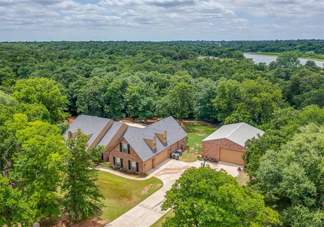Photo 2 of Single family home for sale at 10461 Ridgeview Dr, Edmond, OK 73034 | MLS# 1234373 | Listing updated on 2026-09-17