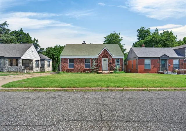 Photo 2 of Single family home for sale at 2533 Nw 31st Street, Oklahoma City, OK 73112 | MLS# 1235738 | Listing updated on 2026-09-16