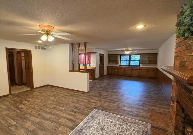 Photo 3 of Sale Pending at 808 N Burns St, Holdenville, OK 74848 | MLS# 1237003 | Listing updated on 2026-09-16