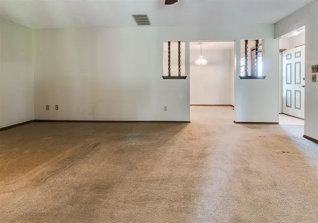 Photo 4 of Sale Pending at 1013 S Morgan Dr, Moore, OK 73160 | MLS# 1237486 | Listing updated on 2026-09-23