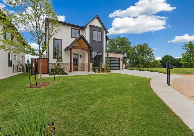 Photo 2 of Single family home for sale at 2009 Colonial Way, Edmond, OK 73025 | MLS# 1237768 | Listing updated on 2026-09-17