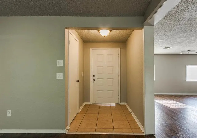 Photo 4 of Single family home for sale at 1300 San Fidel Ln, Edmond, OK 73003 | MLS# 1238047 | Listing updated on 2026-09-17
