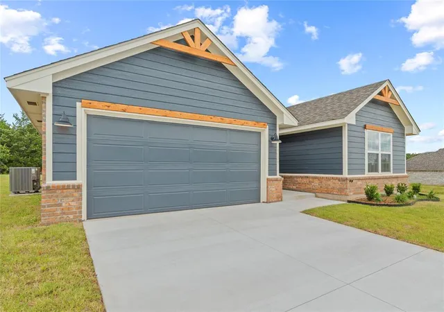 Photo 4 of Single family home for sale at 4656 Lincoln Landing, Harrah, OK 73045 | MLS# 1238703 | Listing updated on 2026-09-16