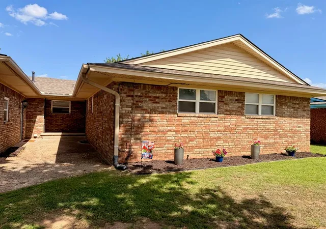 Photo 3 of Single family home for sale at 4103 N Aydelotte Ave, Shawnee, OK 74804 | MLS# 1240031 | Listing updated on 2026-09-18