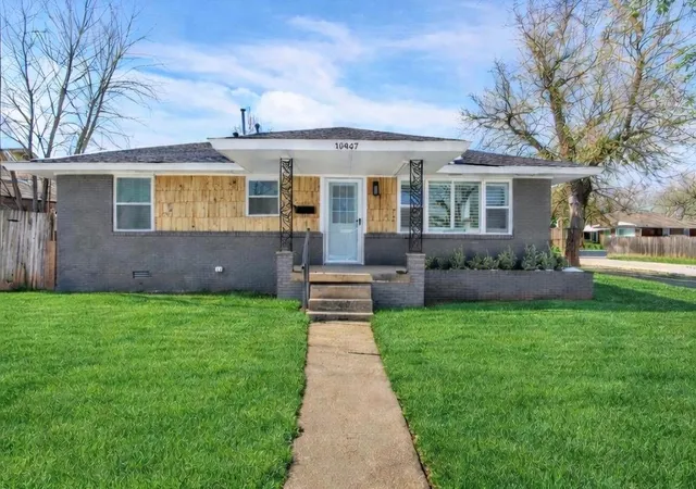 Photo 3 of Single family home for sale at 10407 Ridgeview Dr, Oklahoma City, OK 73120 | MLS# 1240635 | Listing updated on 2026-09-17
