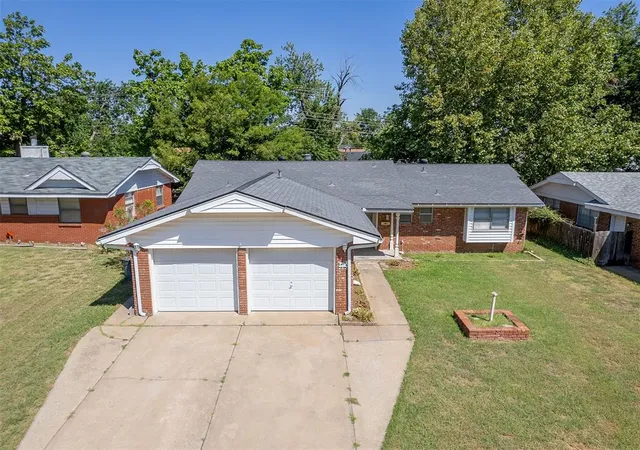 Single family home for sale at 2525 SW 69th Street, Oklahoma City, OK 73159 | MLS# 1241225