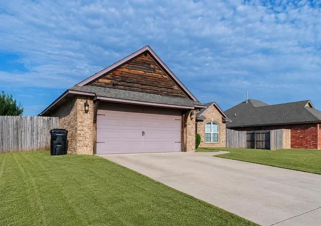 Photo 3 of Single family home for sale at 3312 Sharon Dr, Moore, OK 73160 | MLS# 1241334 | Listing updated on 2026-09-17