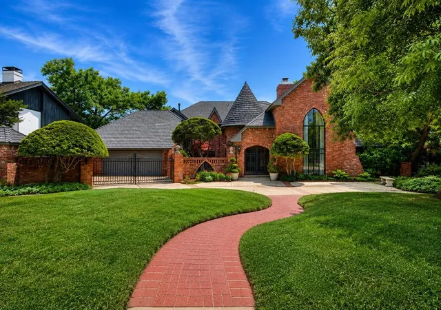 Photo 3 of Sale Pending at 2006 Morning Dew Trl, Norman, OK 73072 | MLS# 1241393 | Listing updated on 2026-09-17