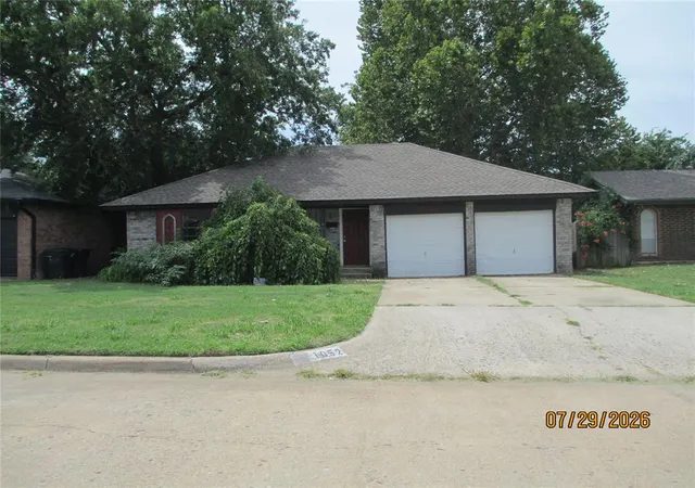 Single family home for sale at 1052 NW 7th Place, Moore, OK 73160 | MLS# 1242073
