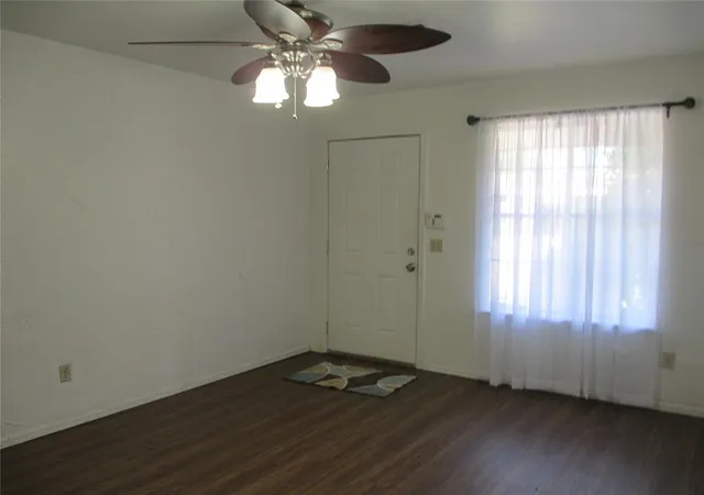 Photo 3 of Single family home for sale at 1052 Nw 7th Place, Moore, OK 73160 | MLS# 1242073 | Listing updated on 2026-09-16