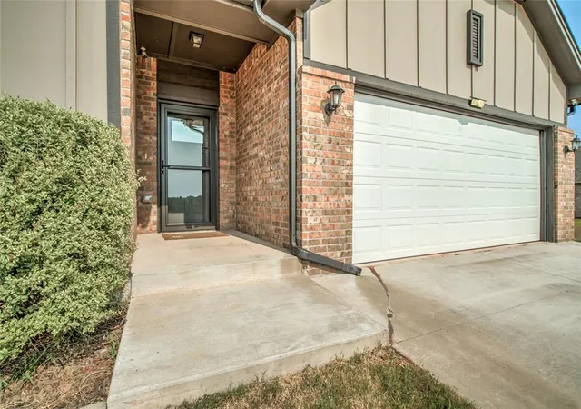 Photo 4 of Single family home for sale at 13112 Huntington Dr, Edmond, OK 73025 | MLS# 1242515 | Listing updated on 2026-09-17