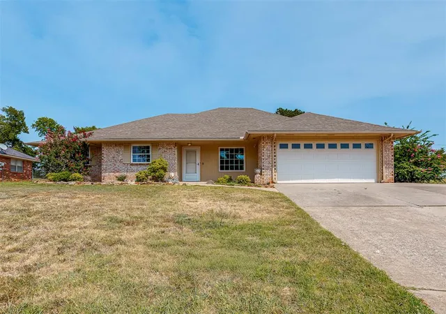 Photo 1 of Single family home for sale at 1520 Winding Crk Rd, Moore, OK 73160 | MLS# 1242732 | Listing updated on 2026-09-17
