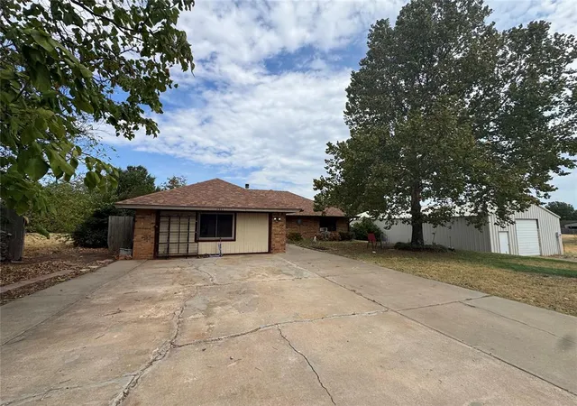 Single family home for sale at 1911 Van Buren Ave, Piedmont, OK 73078 | MLS# 1242746