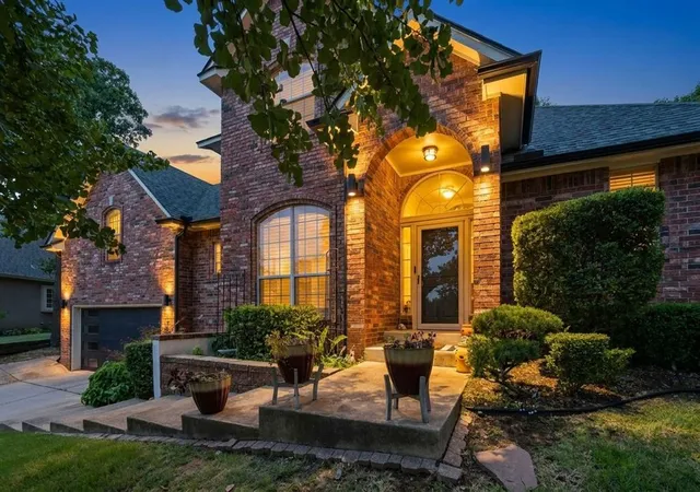 Photo 2 of Single family home for sale at 4001 Eaton Pl, Edmond, OK 73034 | MLS# 1243447 | Listing updated on 2026-09-17