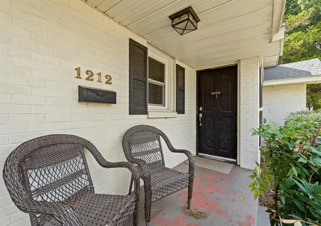 Photo 3 of Single family home for sale at 1212 Ann Arbor Dr, Norman, OK 73069 | MLS# 1243615 | Listing updated on 2026-09-16