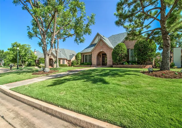 Photo 3 of Sale Pending at 2934 NW 160th Street, Edmond, OK 73013 | MLS# 1244499 | Listing updated on 2026-09-17