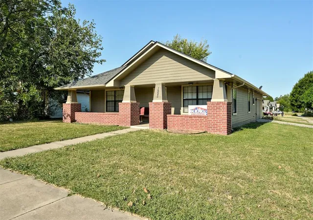 Photo 2 of Single family home for sale at 1925 N Mckinley Ave, Oklahoma City, OK 73106 | MLS# 1244604 | Listing updated on 2026-09-16