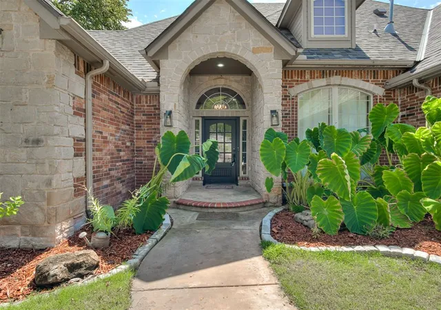 Photo 3 of Single family home for sale at 8030 Redhawk Ln, Edmond, OK 73034 | MLS# 1245041 | Listing updated on 2026-09-16